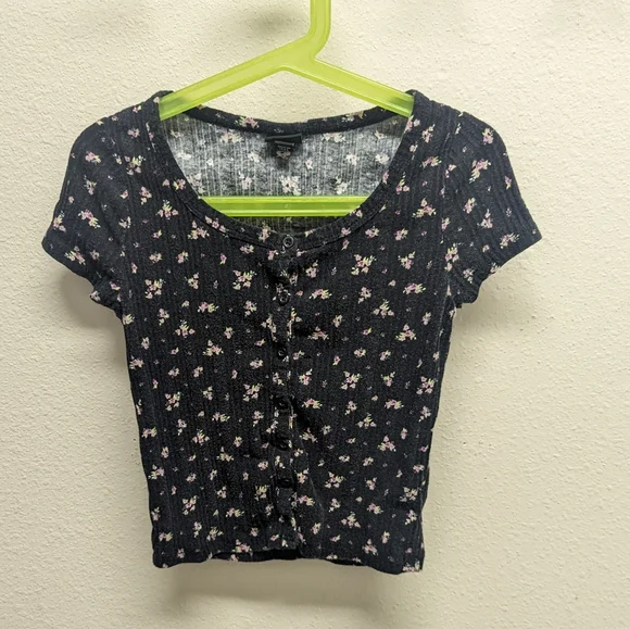 Art Class Target Brand Ribbed Button Down Tops - Picture 6 of 9